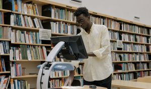 Penerapan Teknologi IoT dalam Pengelolaan Perpustakaan Digital Revolusi Menuju Masa Depan Pendidikan